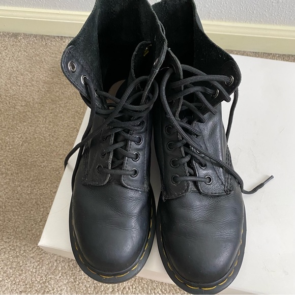 DR. MARTENS 1460 Pascal Virginia Leather Womens Boots size 6. In Good condition - Picture 13 of 15